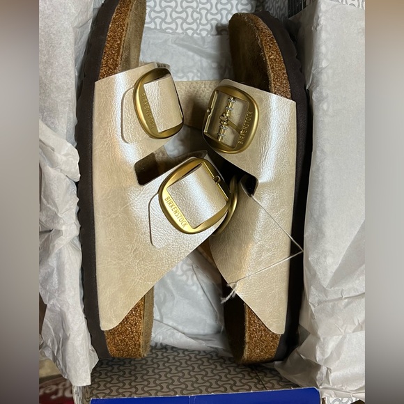 Pearlescent White Arizona Birkenstocks - Picture 1 of 6